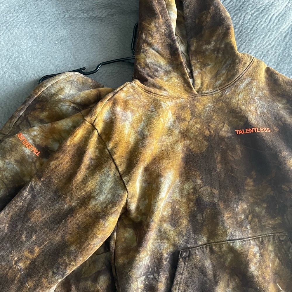 TALENTLESS Men's Brown and Gold Tie-Dye Hoodie
